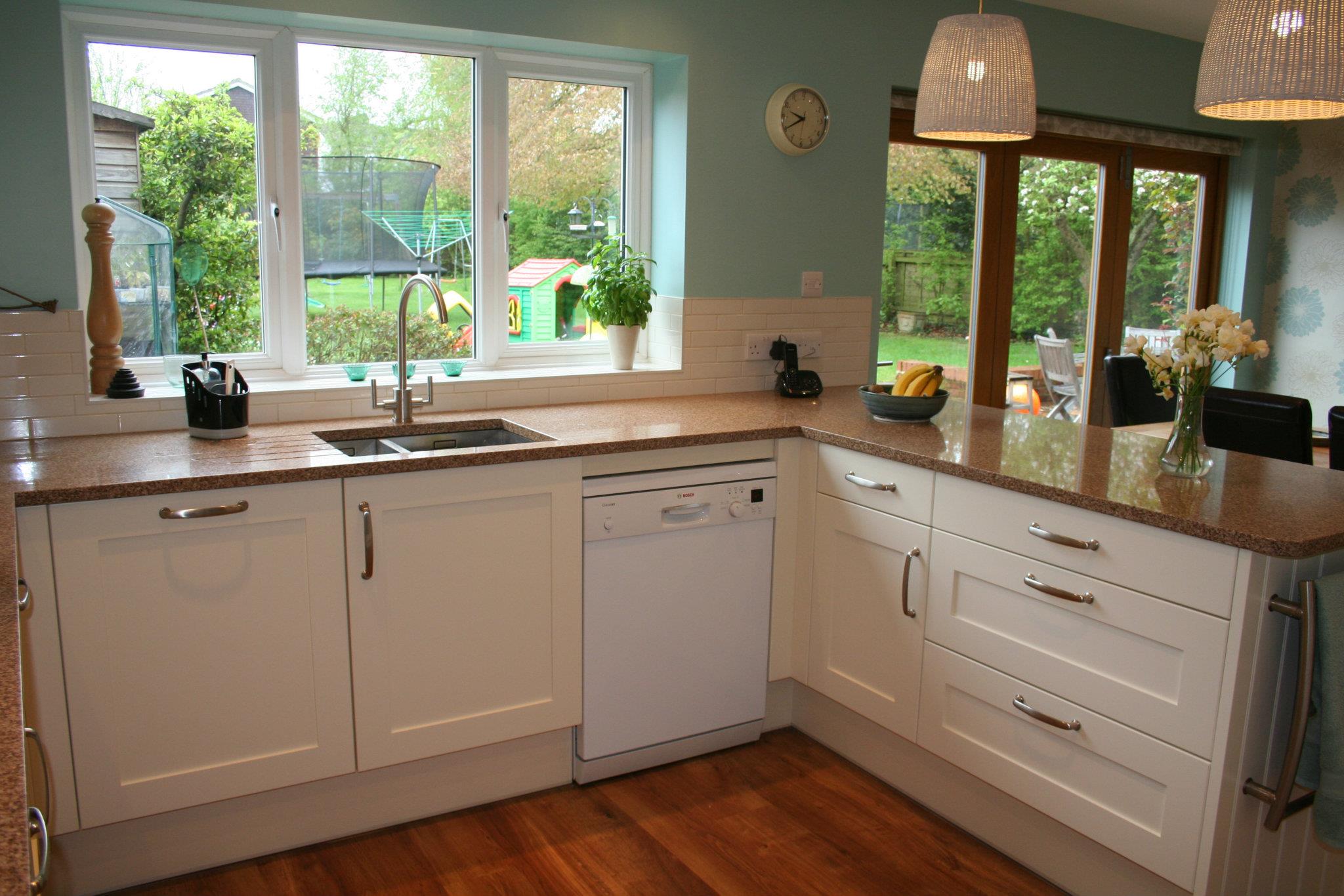 Edwardian, opening onto the garden — a Stoneham kitchen by Kitchensmiths (photograph 2 of 4)