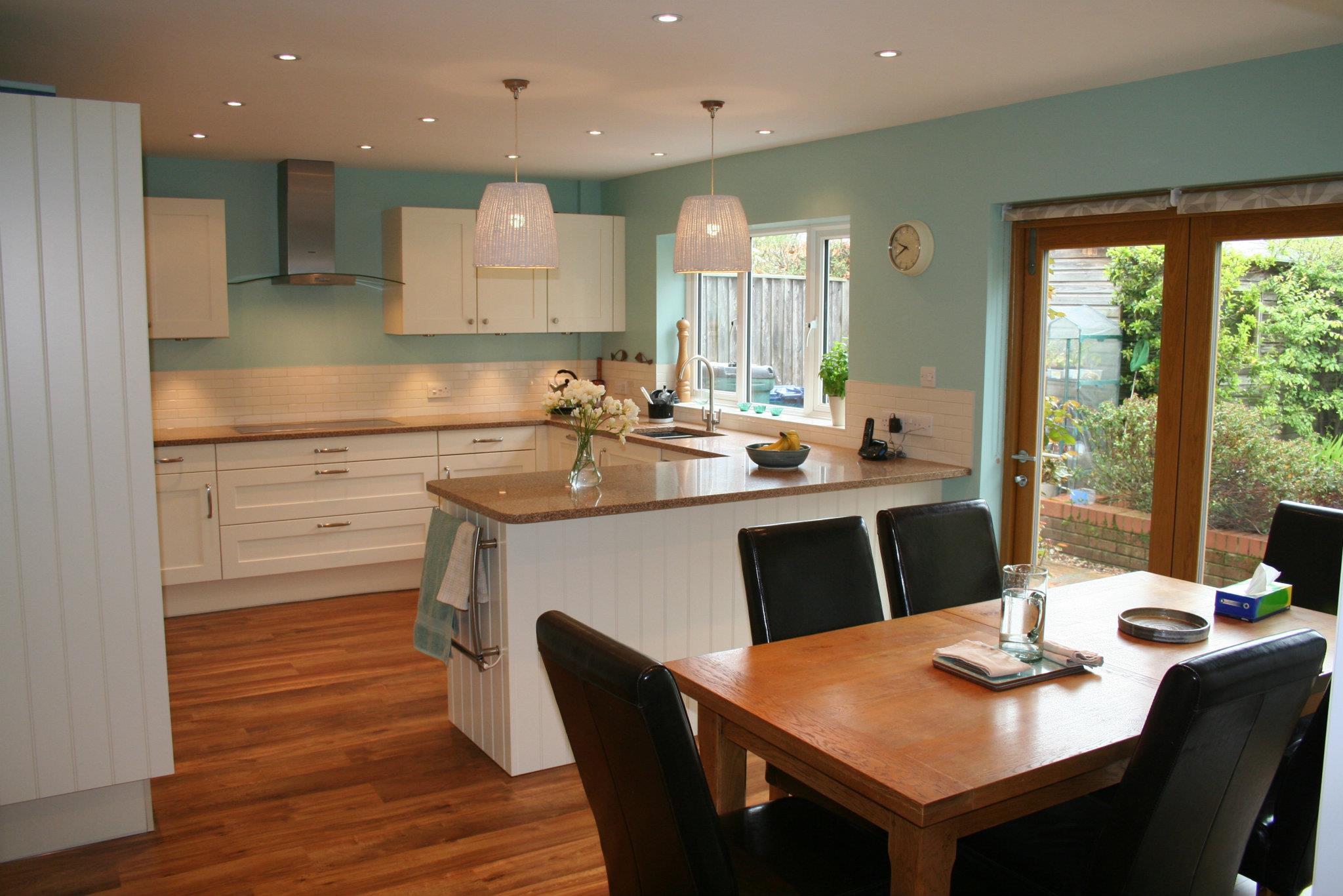 Edwardian, opening onto the garden — a Stoneham kitchen by Kitchensmiths (photograph 4 of 4)
