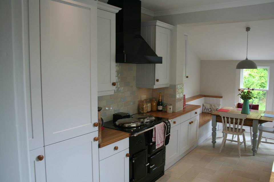 Edwardian in French Grey — a Stoneham kitchen by Kitchensmiths (photograph 2 of 5)