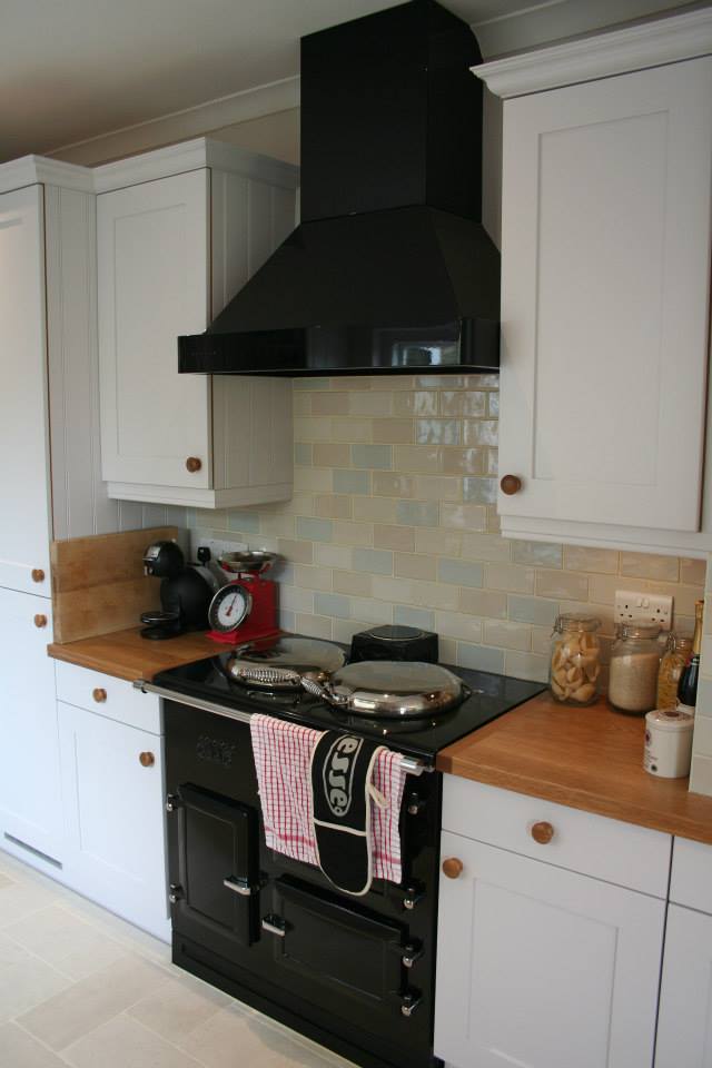 Edwardian in French Grey — a Stoneham kitchen by Kitchensmiths (photograph 5 of 5)