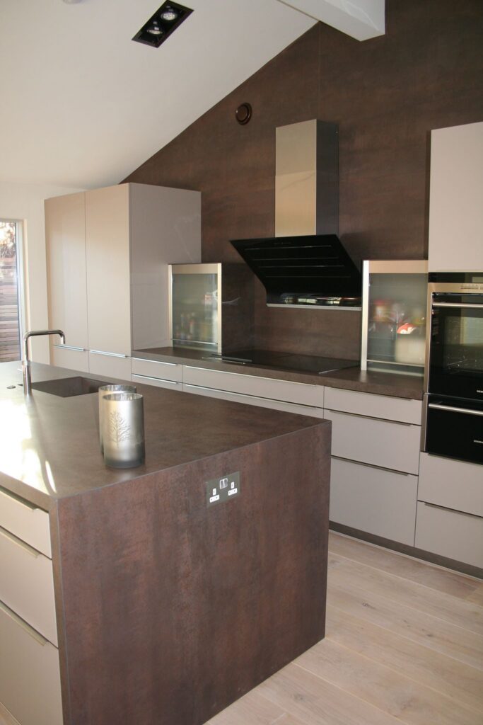 LANO in Stone Grey, in Cambridge — a Rational kitchen by Kitchensmiths, with ceramic worktops (photograph 2 of 3)