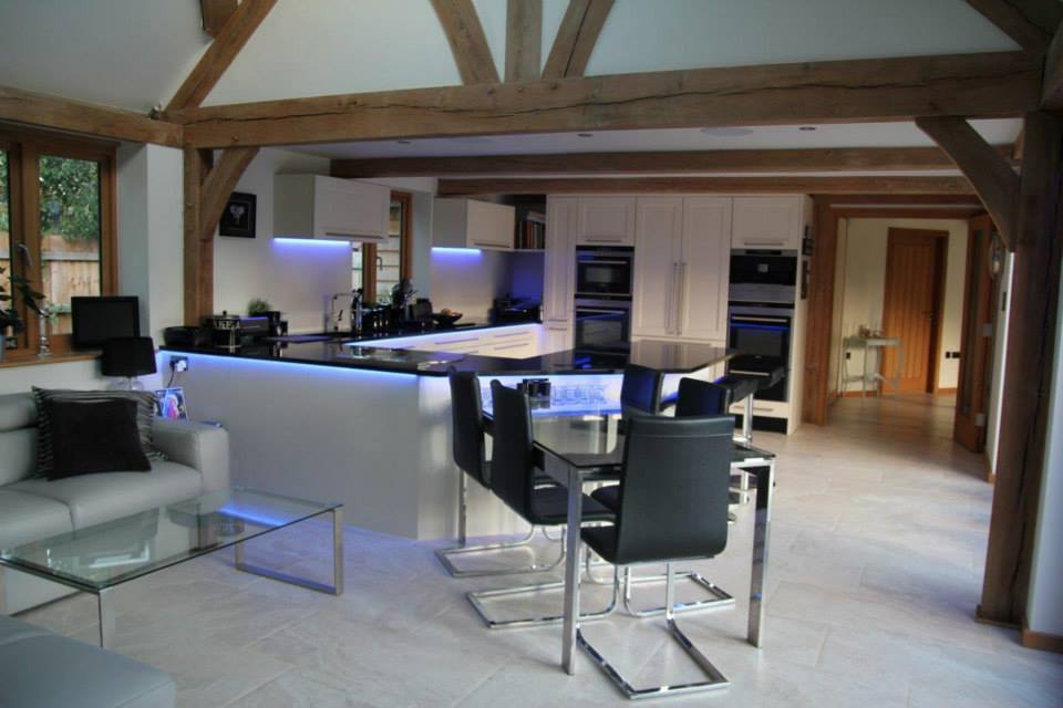 A Stoneham kitchen in an oak frame house — a Stoneham kitchen by Kitchensmiths (photograph 1 of 3)