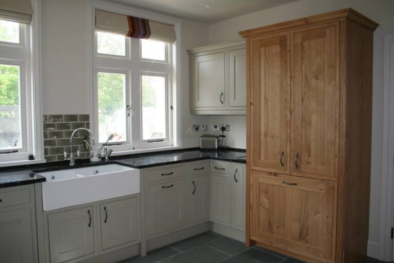 Knowle in Light Gray and character oak