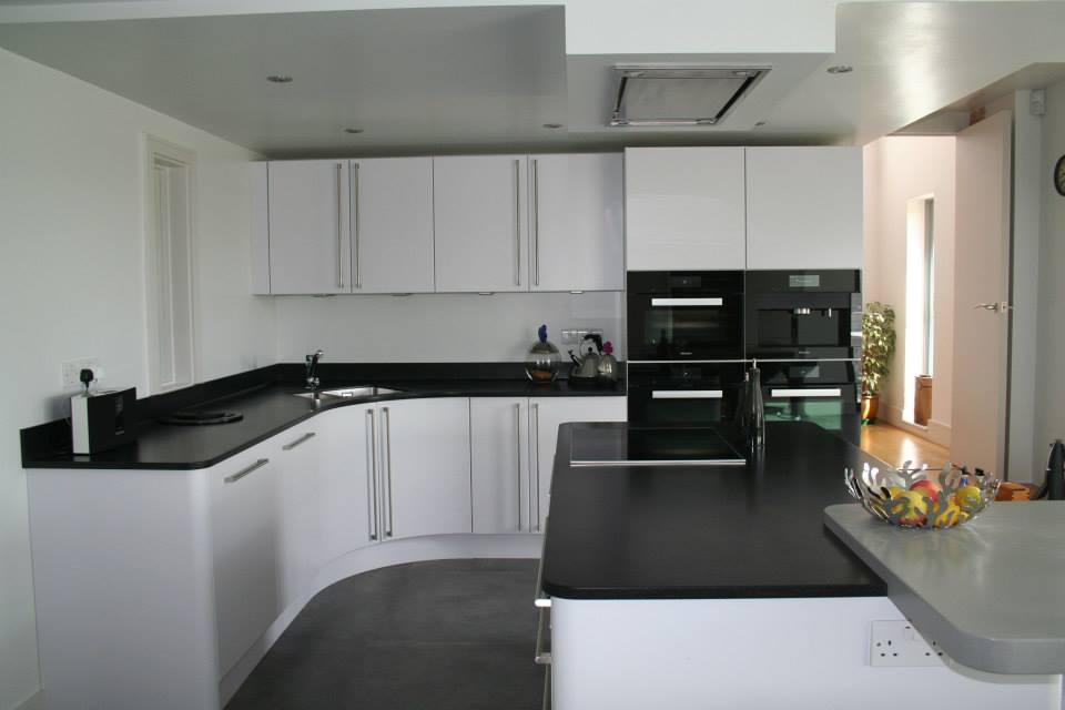 Fusion, and Deep Night Sky — a Stoneham kitchen by Kitchensmiths, with corian worktops (photograph 3 of 5)