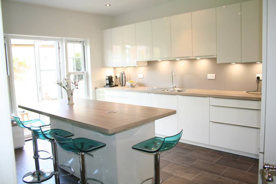Puro in Polar White, and a thank-you letter — a Rational kitchen by Kitchensmiths, with oak worktops (photograph 2 of 4)