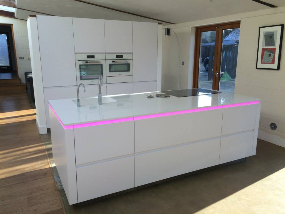 Solo in matt lacquer — a Rational kitchen by Kitchensmiths, with silestone worktops (photograph 2 of 3)