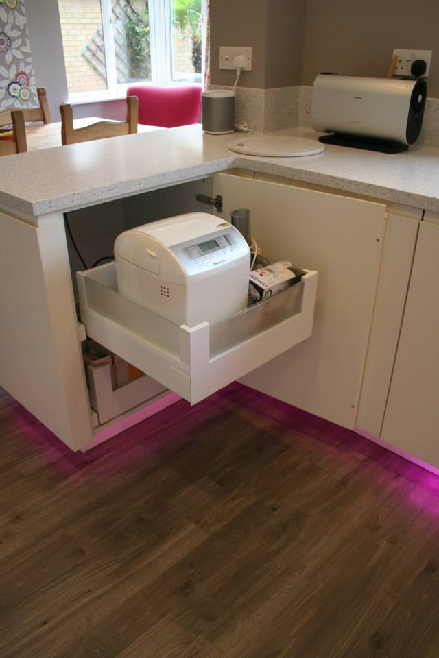 Solo in Polar White, with a splash of pink