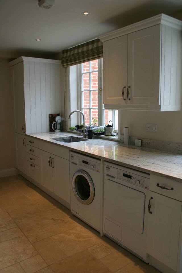 Penshurst, painted and in walnut — a Stoneham kitchen by Kitchensmiths (photograph 1 of 5)