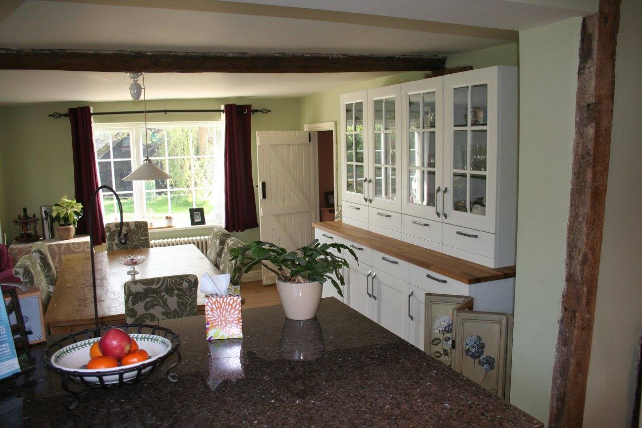 Traditional, in Antique Labrador — a kitchen by Kitchensmiths (photograph 4 of 8)