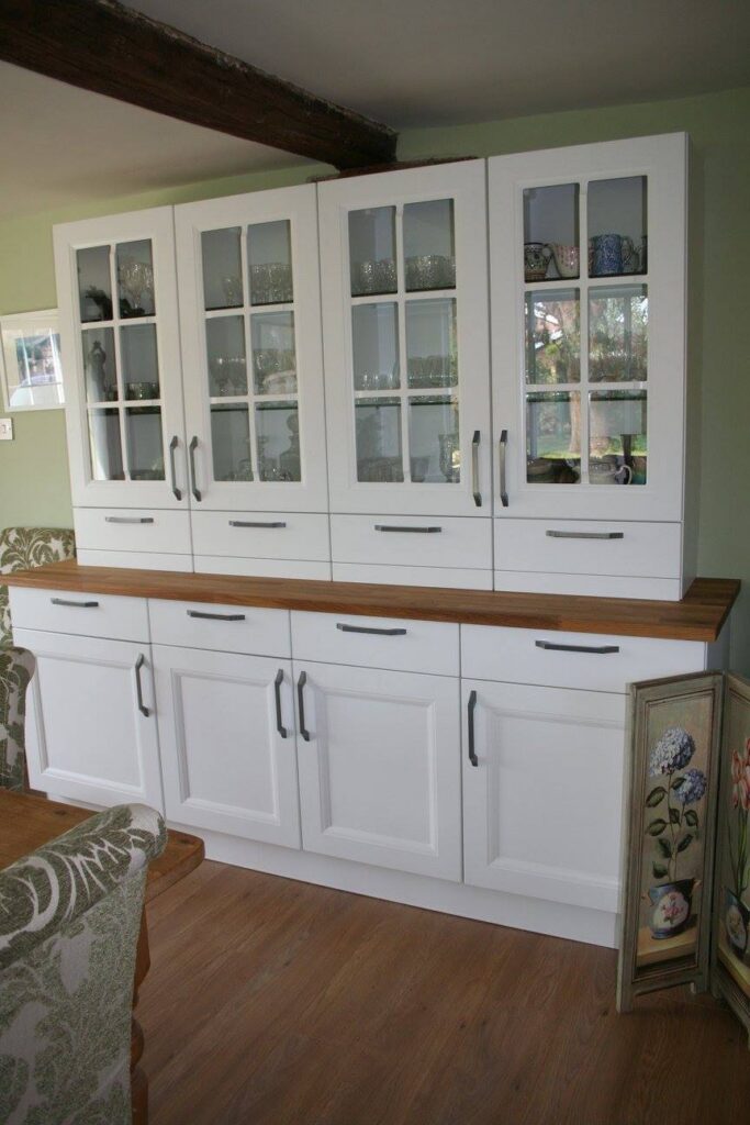Traditional, in Antique Labrador — a kitchen by Kitchensmiths (photograph 7 of 8)