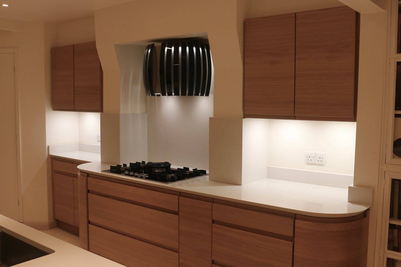 Flow in light oak — a Stoneham kitchen by Kitchensmiths, with silestone worktops (photograph 7 of 7)
