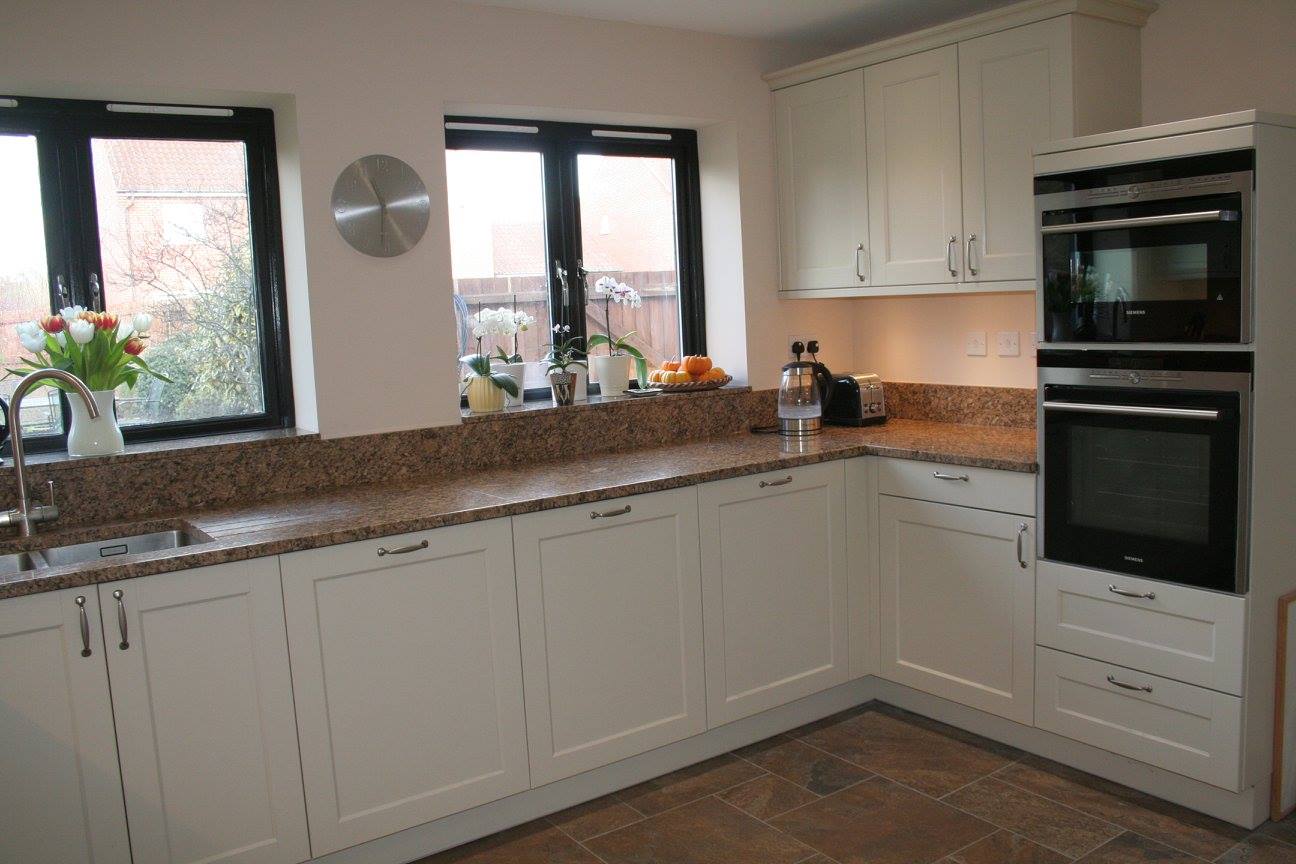 Gelderland in Crema — a BAX kitchen by Kitchensmiths (photograph 2 of 7)