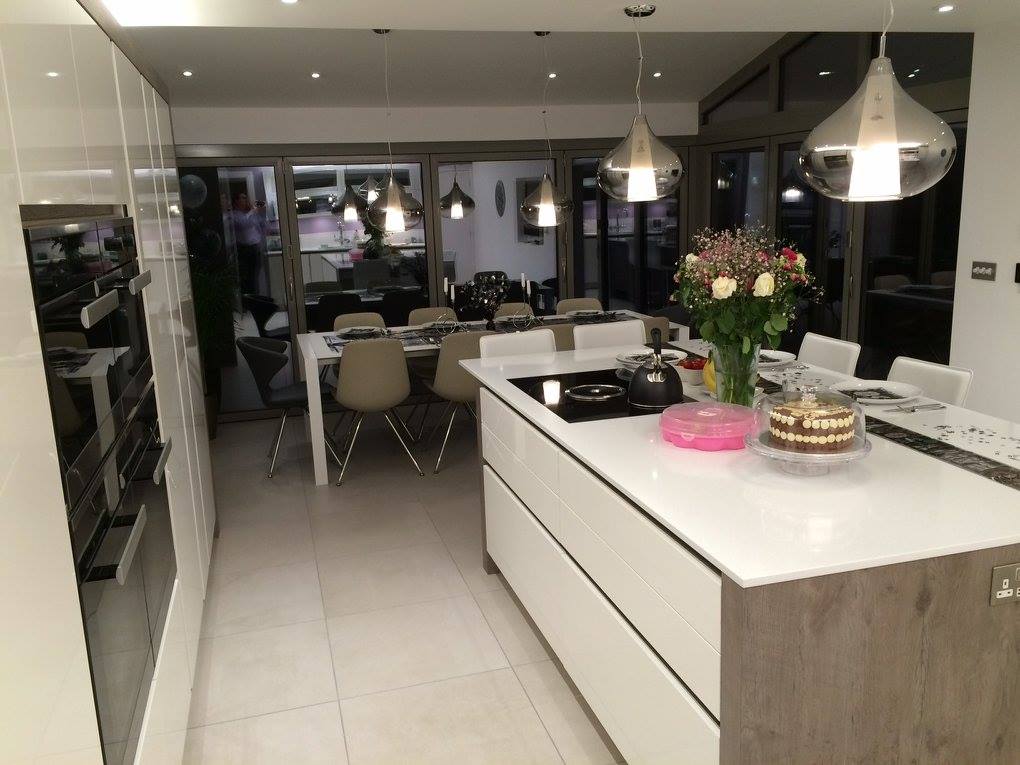 Miele and Silestone — a BAX kitchen by Kitchensmiths, with silestone worktops (photograph 3 of 9)