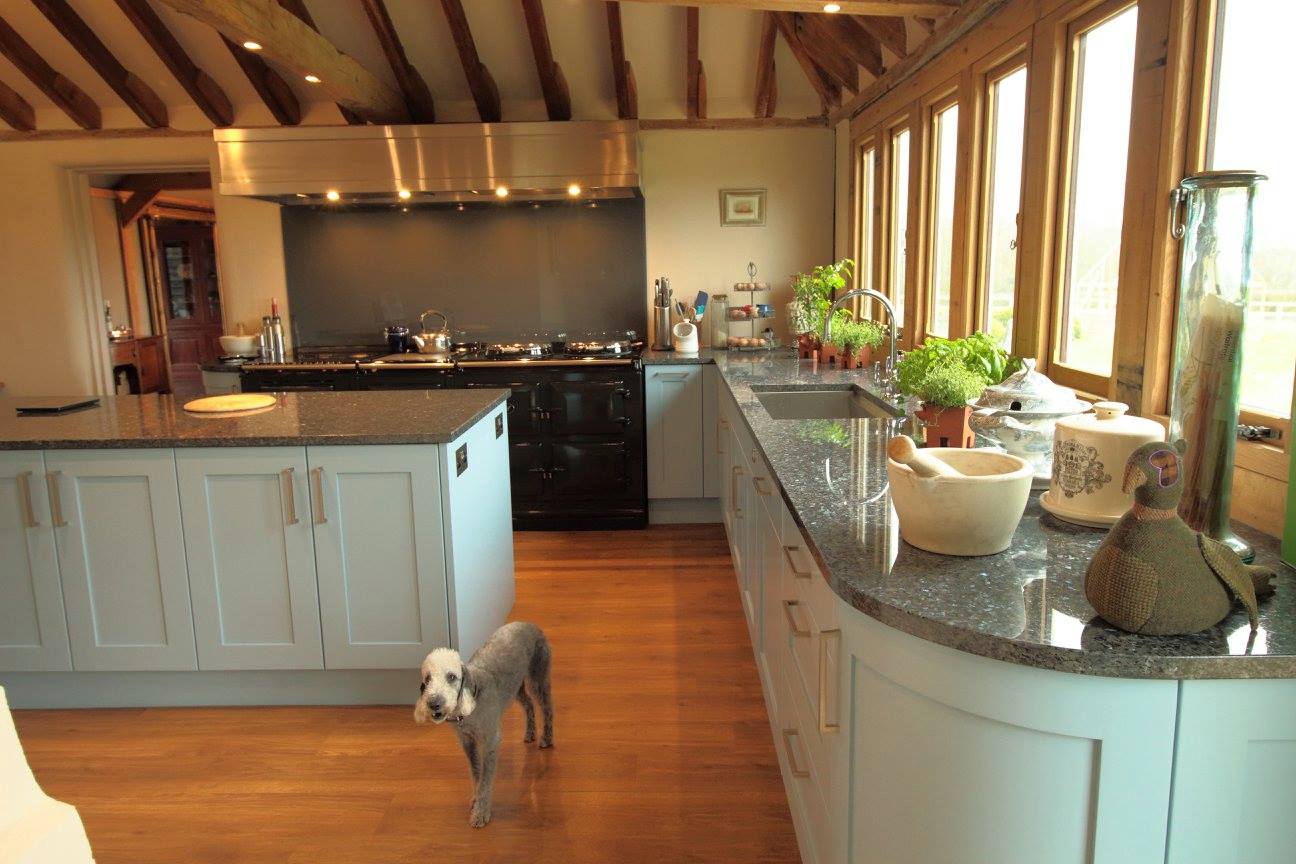 Edwardian, with brass and Kohler — a Stoneham kitchen by Kitchensmiths (photograph 1 of 9)