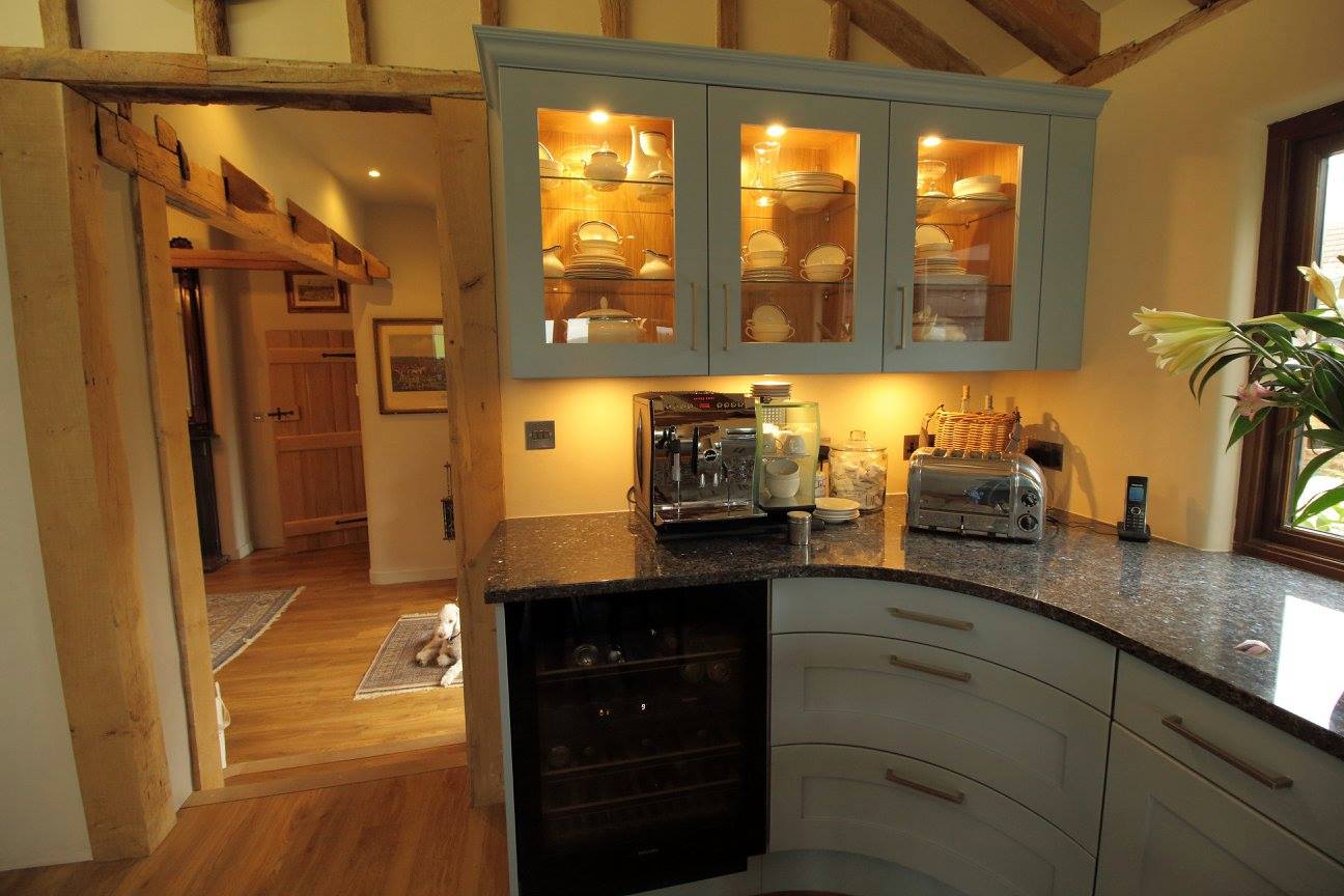 Edwardian, with brass and Kohler — a Stoneham kitchen by Kitchensmiths (photograph 3 of 9)