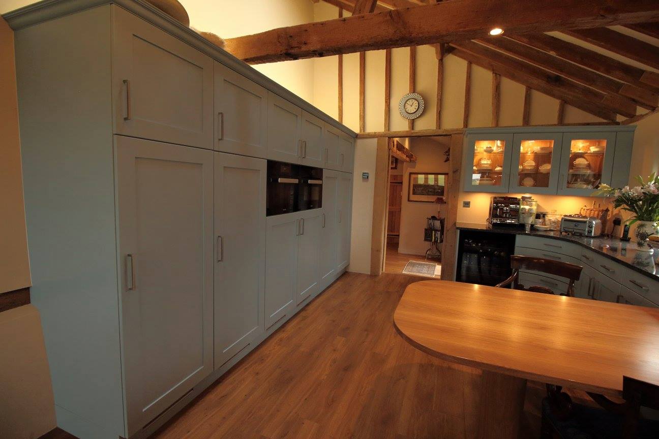 Edwardian, with brass and Kohler — a Stoneham kitchen by Kitchensmiths (photograph 4 of 9)