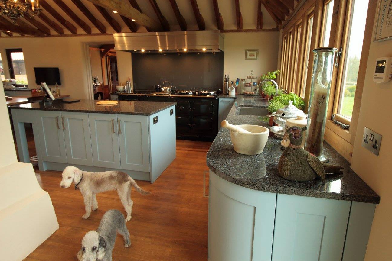 Edwardian, with brass and Kohler — a Stoneham kitchen by Kitchensmiths (photograph 9 of 9)