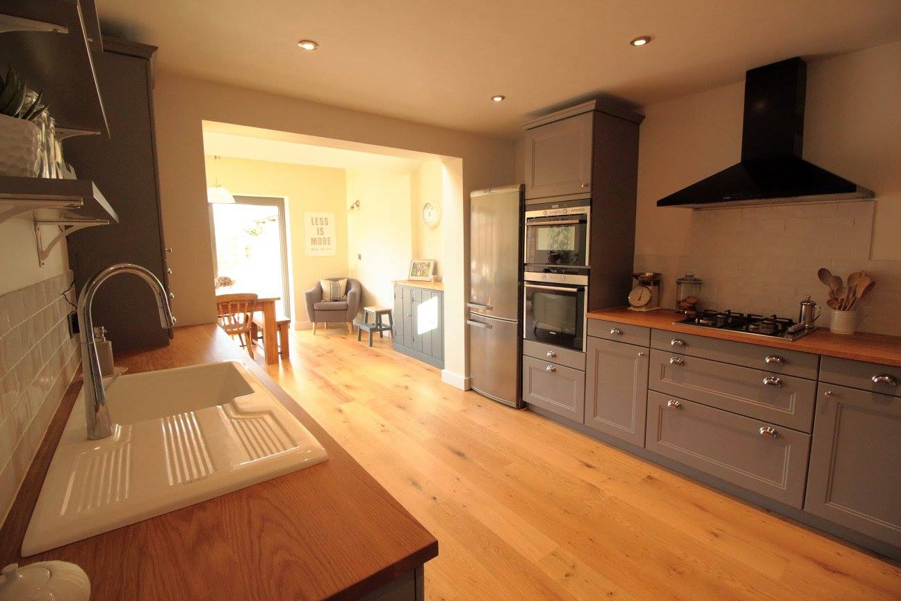 Solid oak worktop — a kitchen by Kitchensmiths, with solid oak worktops (photograph 2 of 5)