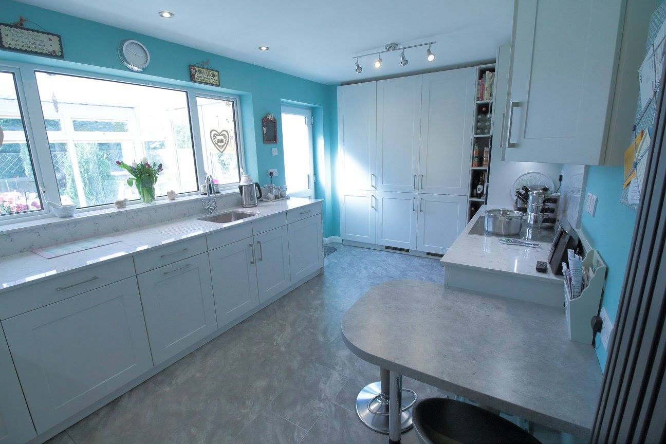 Fresh and light — a Störmer kitchen by Kitchensmiths (photograph 2 of 5)