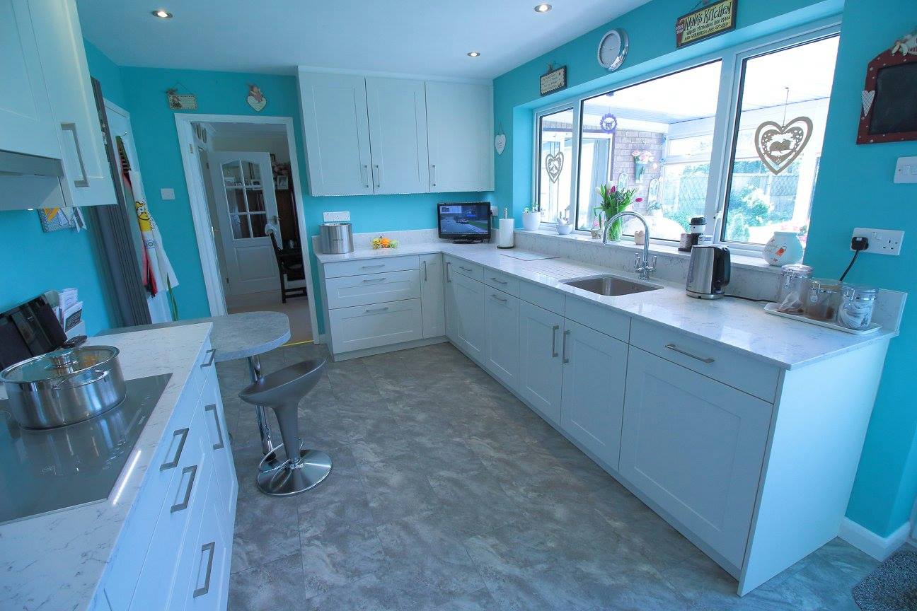Fresh and light — a Störmer kitchen by Kitchensmiths (photograph 3 of 5)