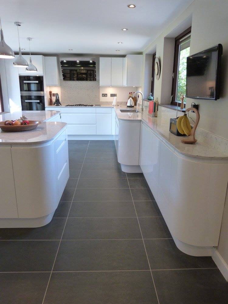 Go with the Flow — a Stoneham kitchen by Kitchensmiths (photograph 1 of 8)
