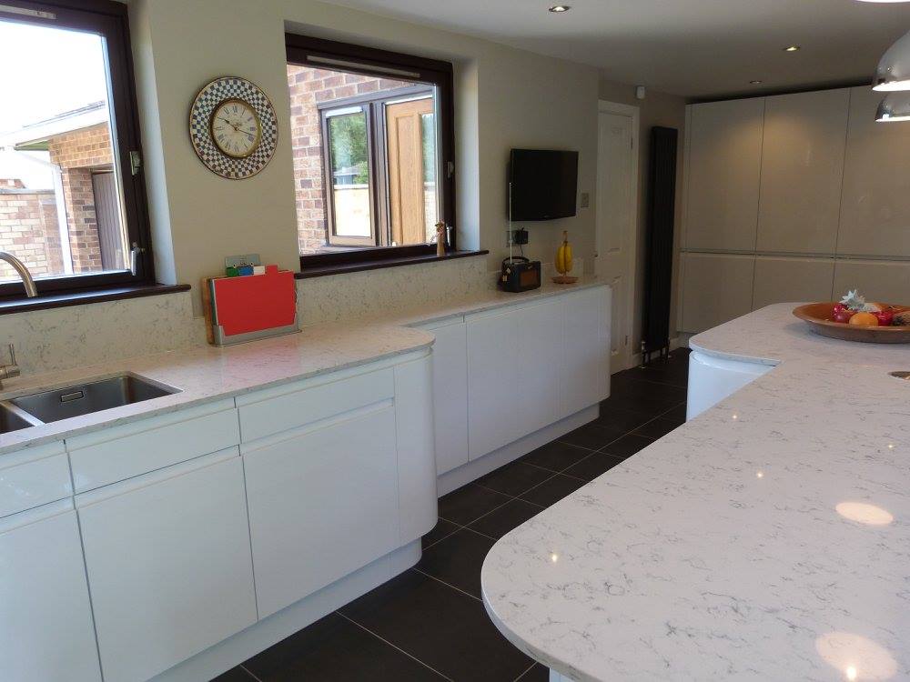 Go with the Flow — a Stoneham kitchen by Kitchensmiths (photograph 5 of 8)