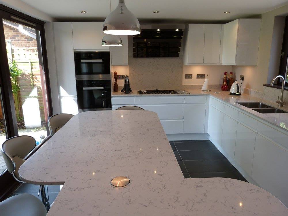Go with the Flow — a Stoneham kitchen by Kitchensmiths (photograph 7 of 8)