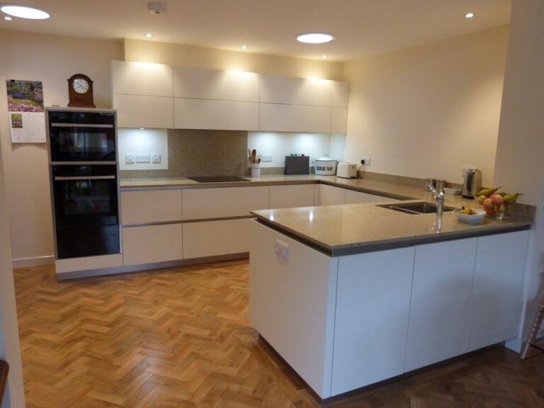Handleless, with Silestone