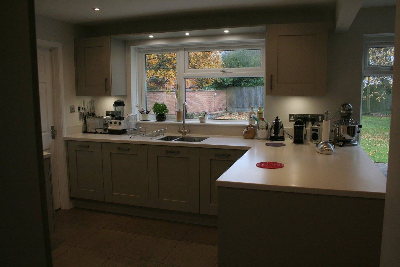 Broxbourne, with Corian — a Stoneham kitchen by Kitchensmiths, with corian worktops (photograph 2 of 5)
