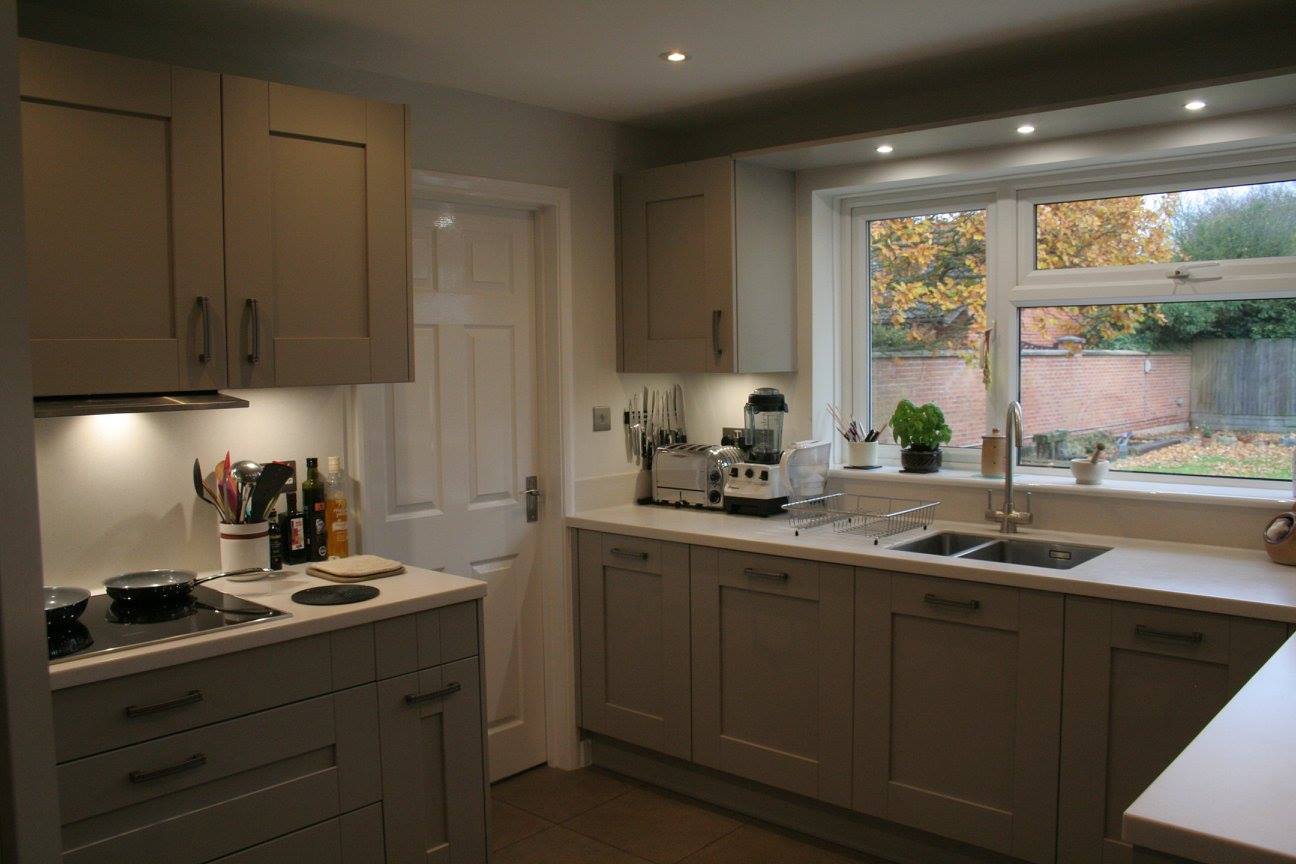 Broxbourne, with Corian — a Stoneham kitchen by Kitchensmiths, with corian worktops (photograph 3 of 5)
