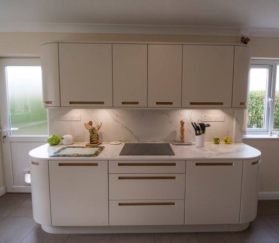 Holwood, with Dekton — a Stoneham kitchen by Kitchensmiths, with dekton worktops (photograph 1 of 3)