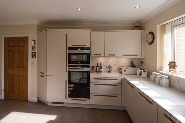 Holwood, with Dekton — a Stoneham kitchen by Kitchensmiths, with dekton worktops (photograph 2 of 3)