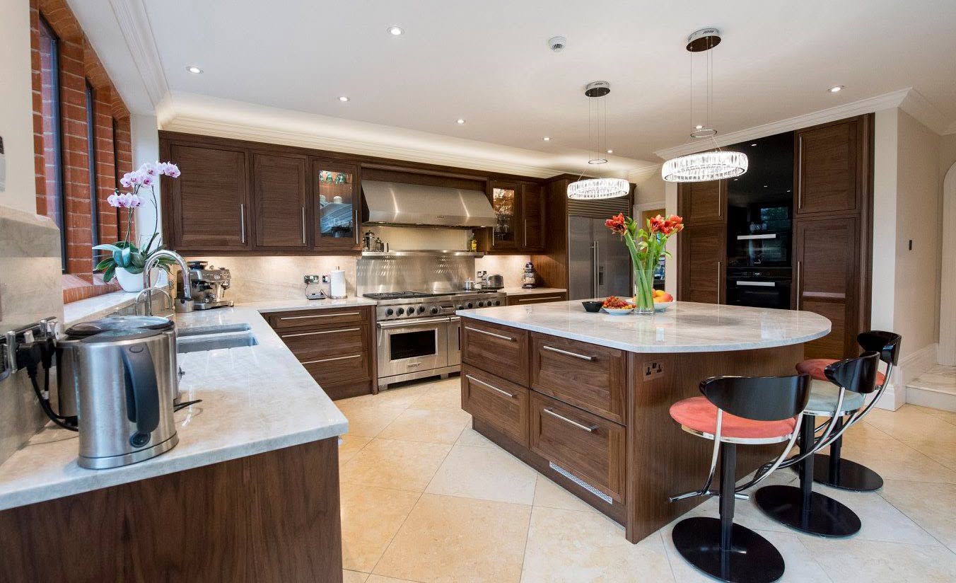 Marlborough, in-frame — a Stoneham kitchen by Kitchensmiths (photograph 4 of 6)