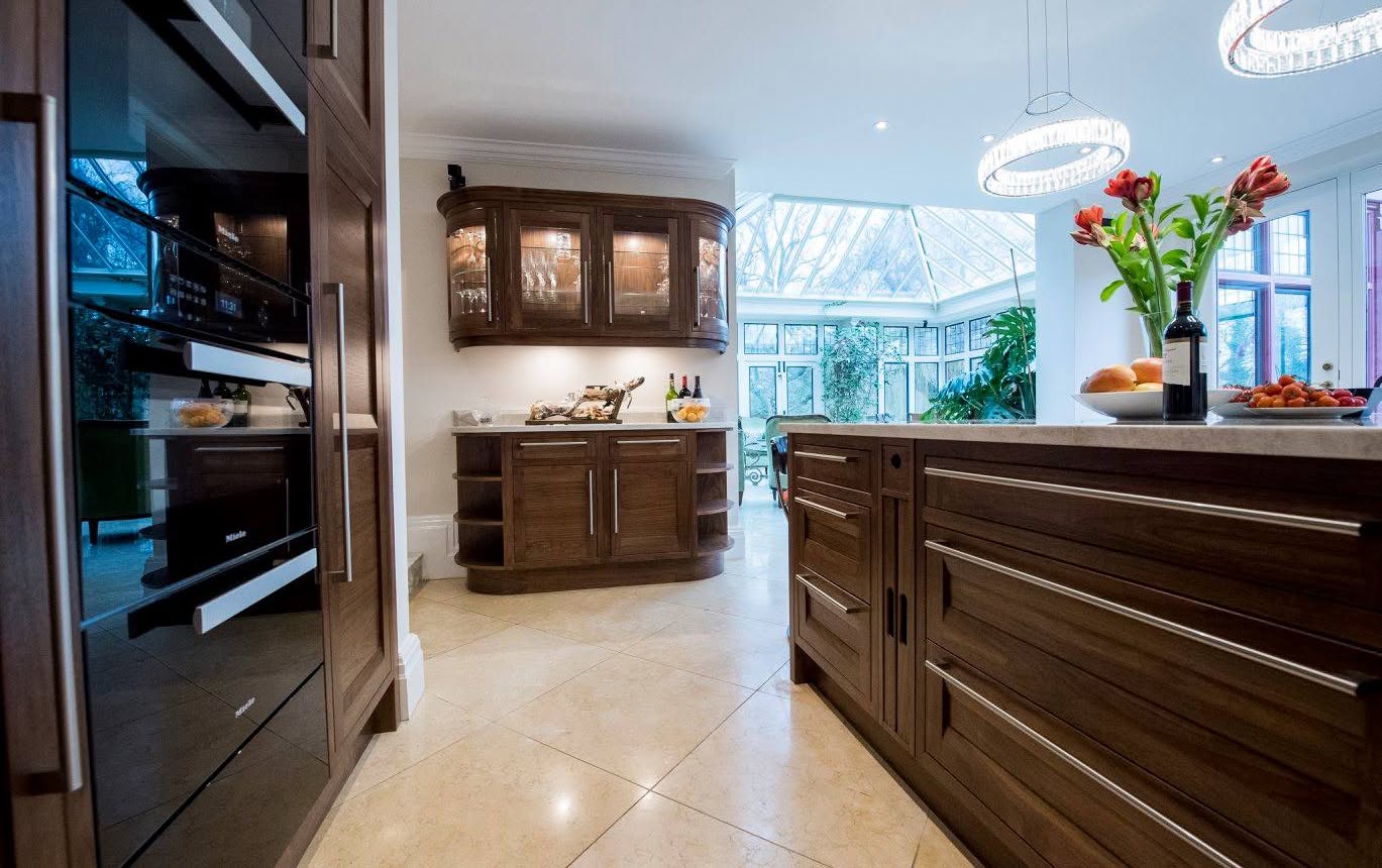 Marlborough, in-frame — a Stoneham kitchen by Kitchensmiths (photograph 5 of 6)