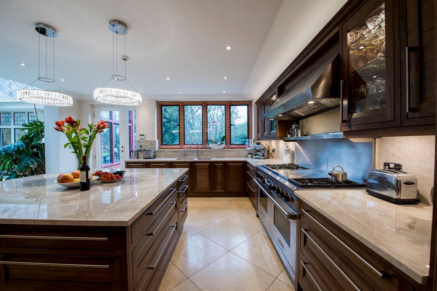 Marlborough, in-frame — a Stoneham kitchen by Kitchensmiths (photograph 6 of 6)