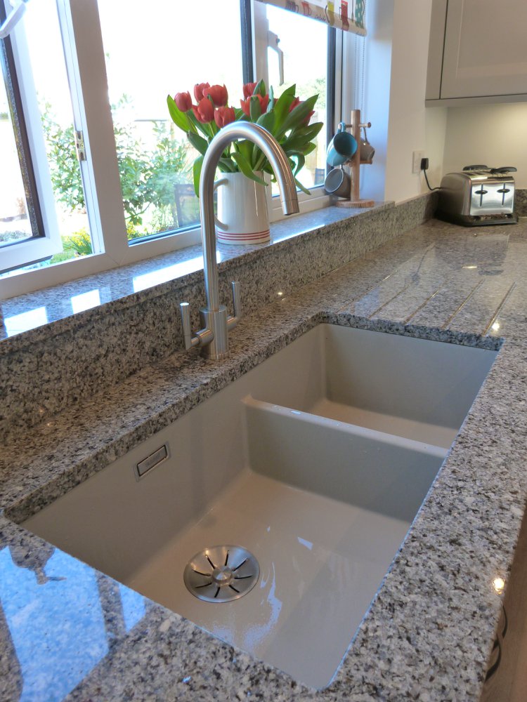 Strata in Thunder Grey and Dove Grey — a Stoneham kitchen by Kitchensmiths (photograph 4 of 4)