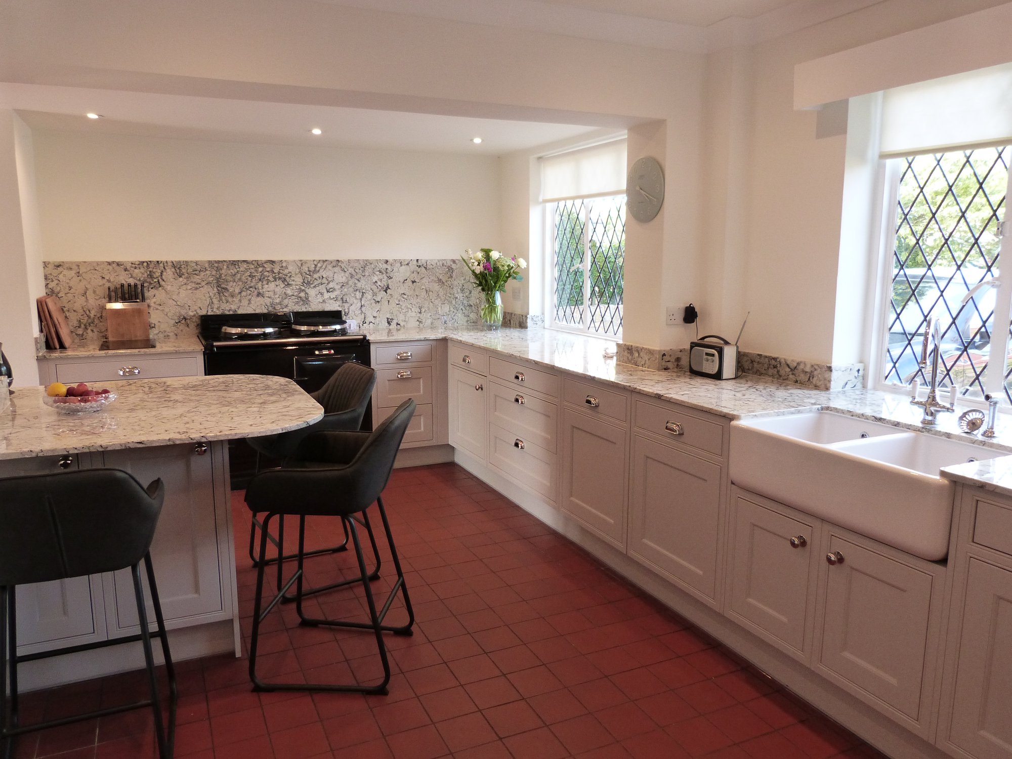 Cashmere smooth paint, in-frame — a Stoneham kitchen by Kitchensmiths, with sensa worktops (photograph 2 of 5)
