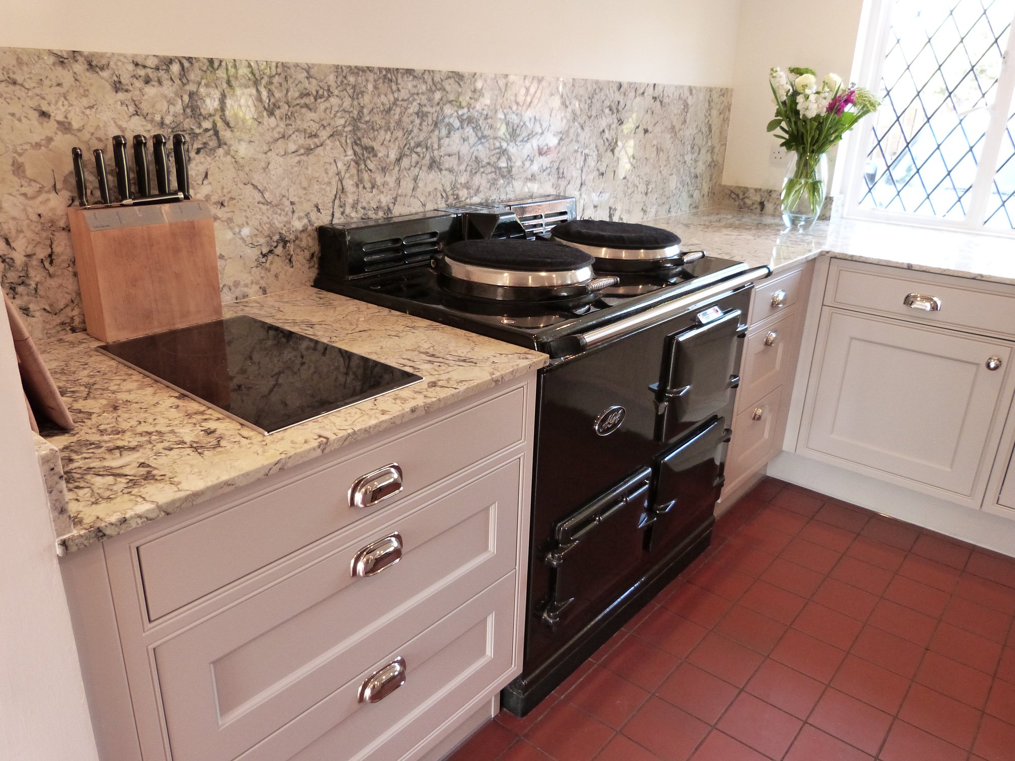 Cashmere smooth paint, in-frame — a Stoneham kitchen by Kitchensmiths, with sensa worktops (photograph 4 of 5)