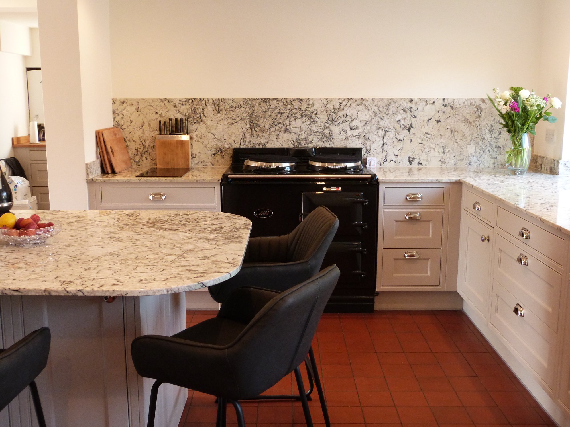 Cashmere smooth paint, in-frame — a Stoneham kitchen by Kitchensmiths, with sensa worktops (photograph 5 of 5)