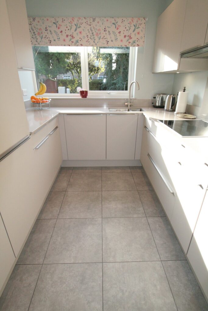 Diffuse TT in Cashmere, with utility — a Stoneham kitchen by Kitchensmiths, with silestone Royal Reef worktops (photograph 8 of 8)