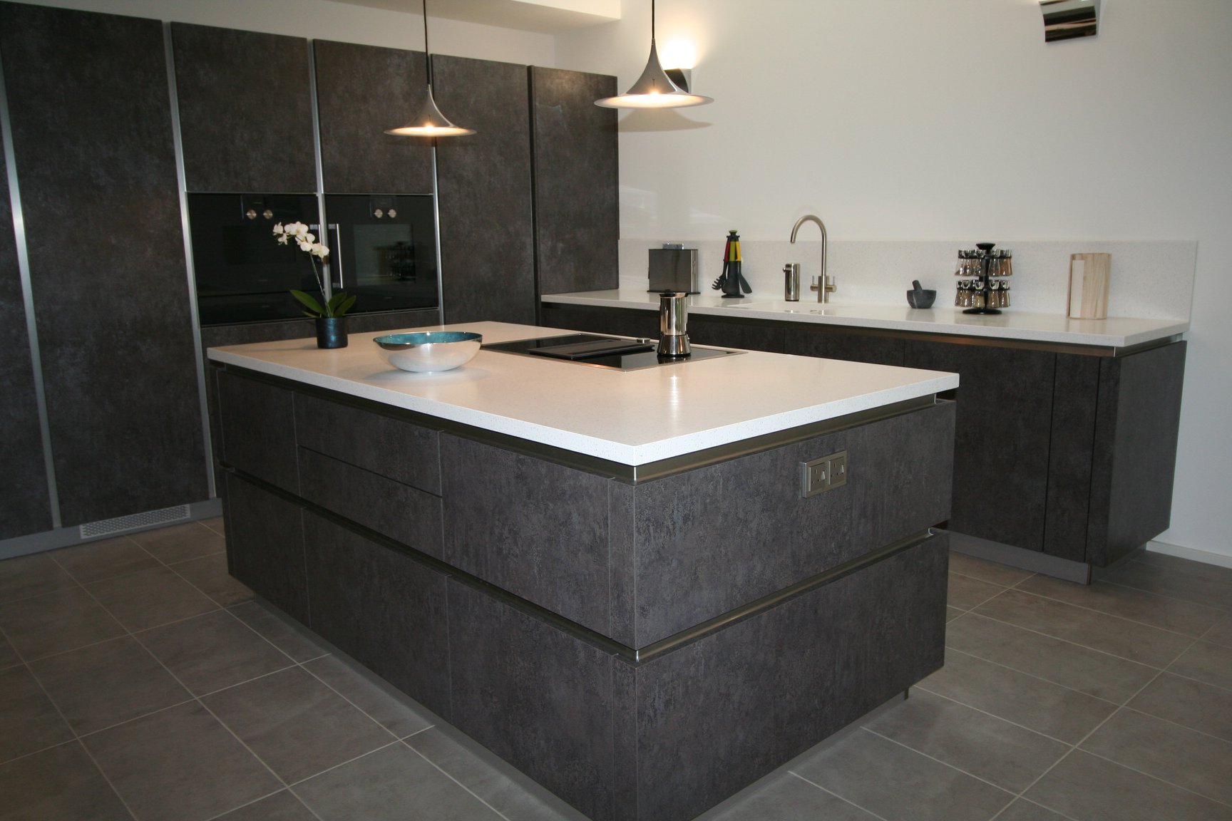 Handleless Ferro Titan — a Störmer kitchen by Kitchensmiths (photograph 4 of 9)