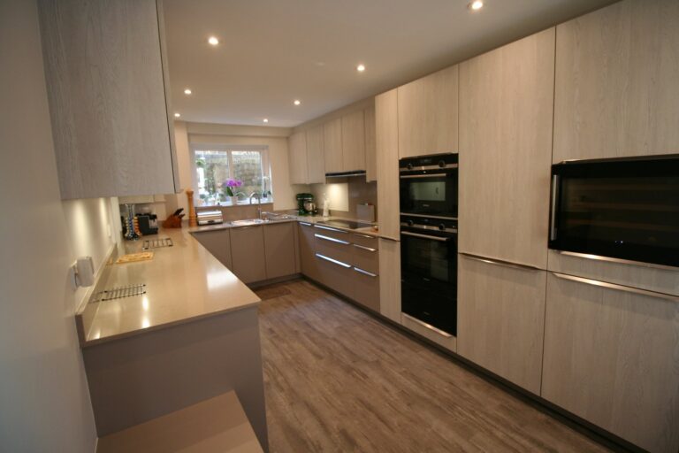 Mahlzeit in Pearly Oak and Stone Grey