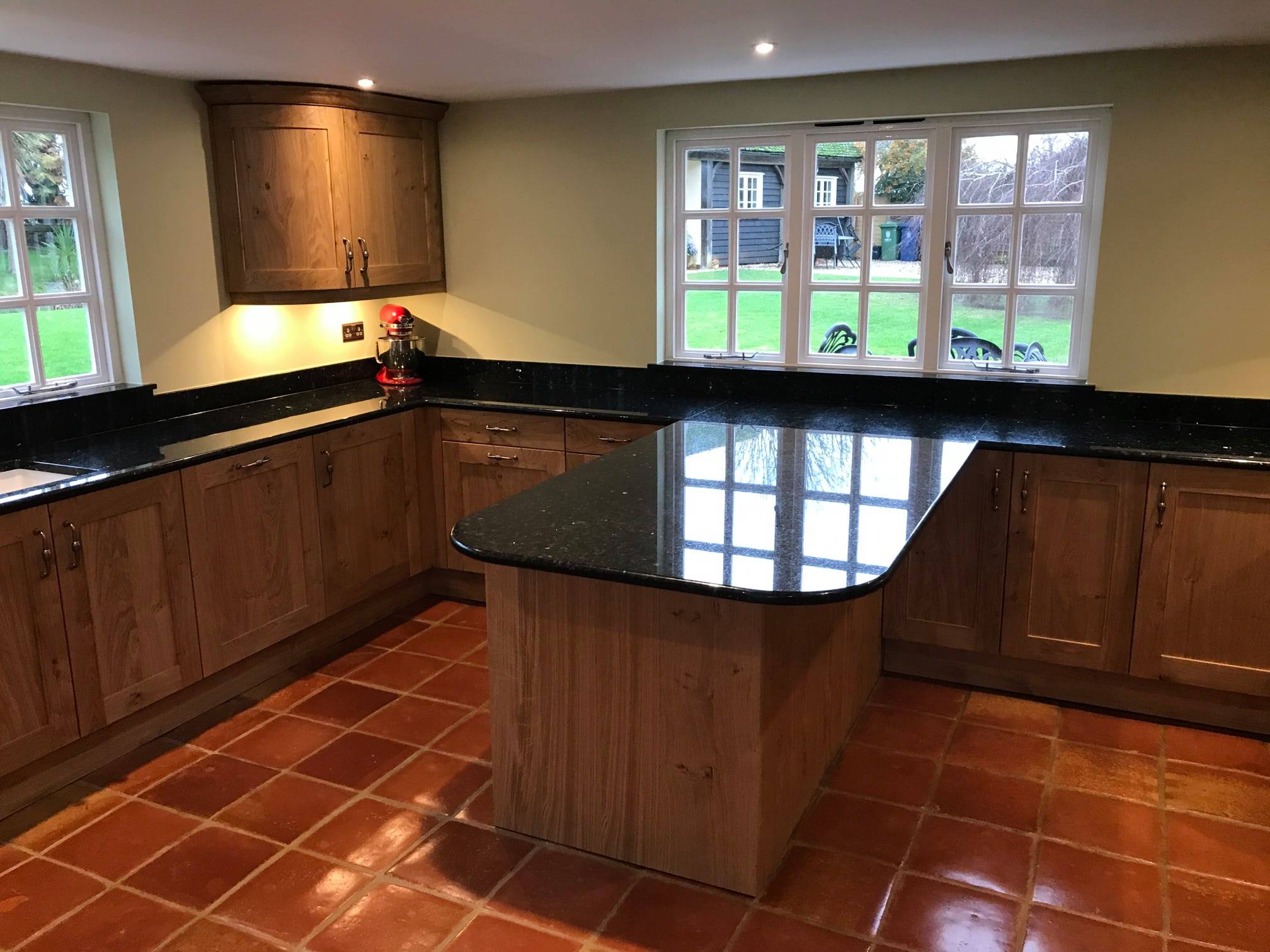 Lullingstone in character oak — a Stoneham kitchen by Kitchensmiths (photograph 5 of 7)