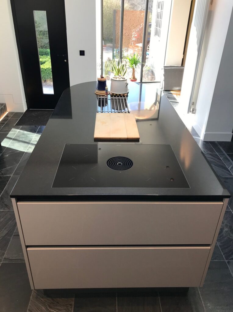 Back to black — a BAX kitchen by Kitchensmiths, with granite worktops (photograph 5 of 9)