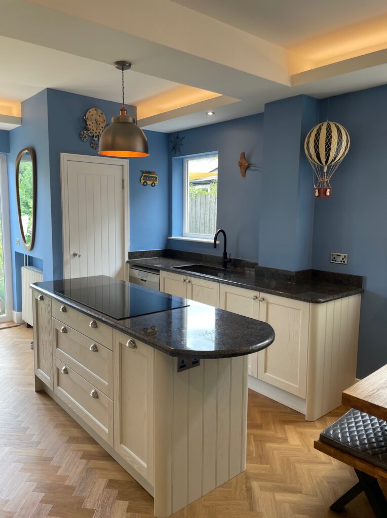 Painted oak Cudham, classic and unhurried — a Stoneham kitchen by Kitchensmiths (photograph 3 of 6)
