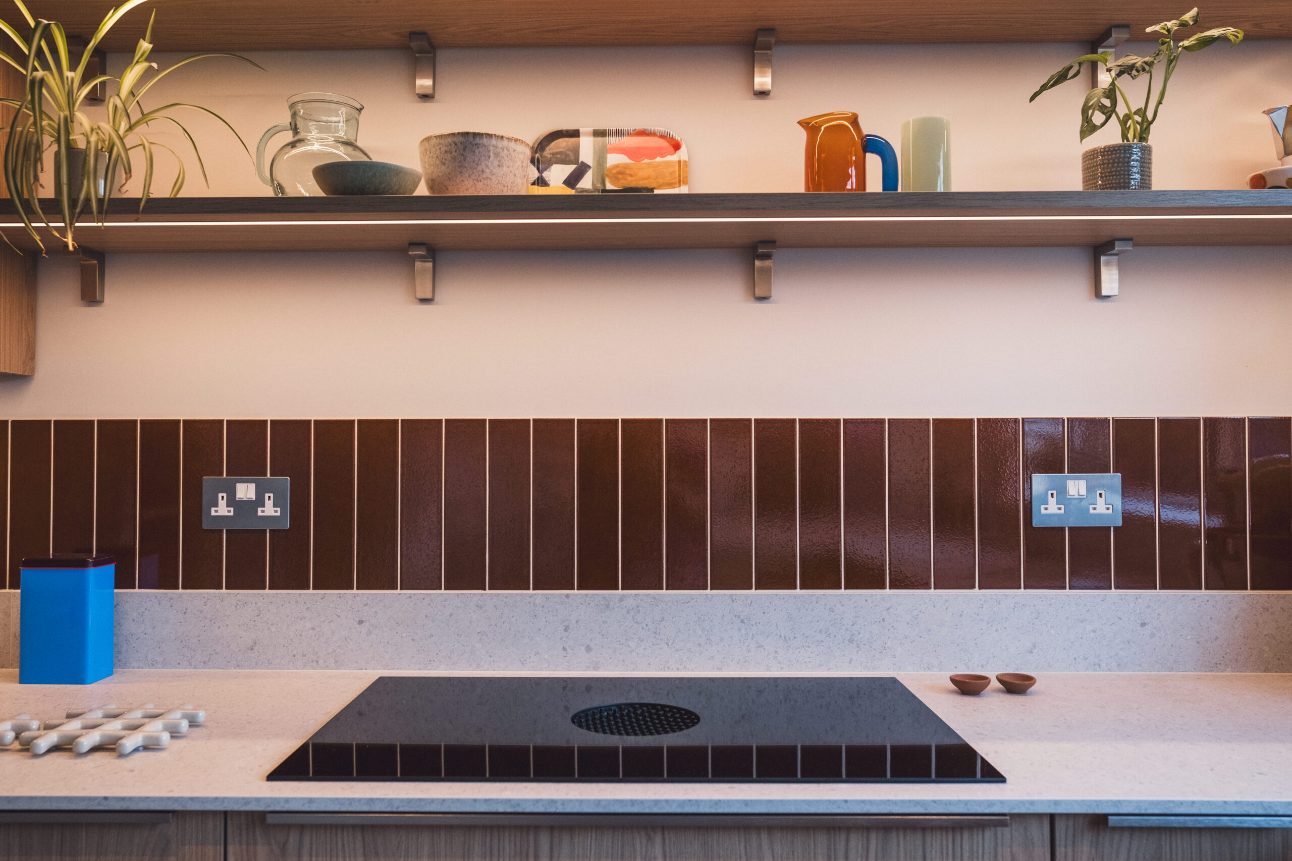 Casella Oak and Stone Tambora — a Sachsenküchen kitchen by Kitchensmiths (photograph 6 of 16)