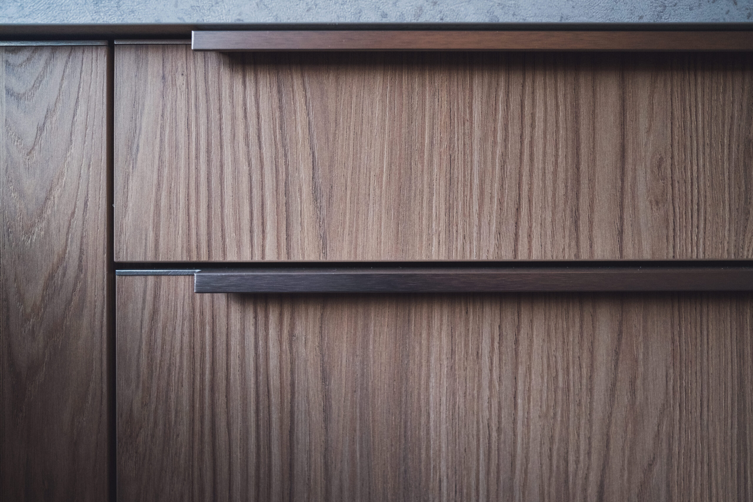 Casella Oak and Stone Tambora — a Sachsenküchen kitchen by Kitchensmiths (photograph 1 of 16)