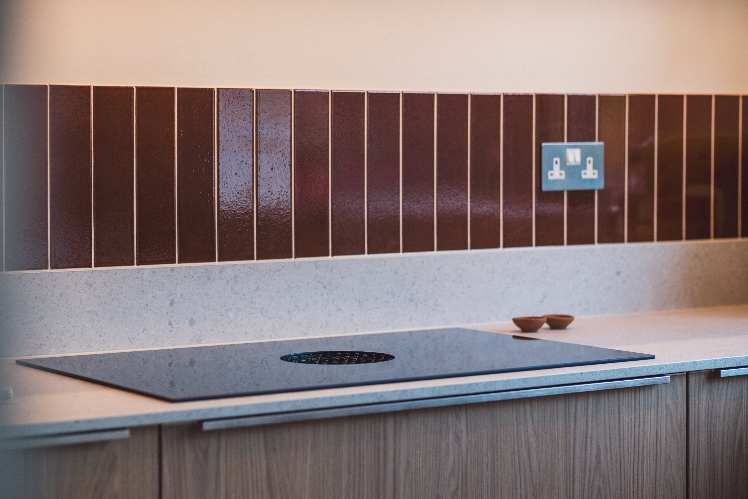 Casella Oak and Stone Tambora — a Sachsenküchen kitchen by Kitchensmiths (photograph 5 of 16)