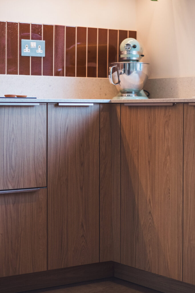 Casella Oak and Stone Tambora — a Sachsenküchen kitchen by Kitchensmiths (photograph 16 of 16)