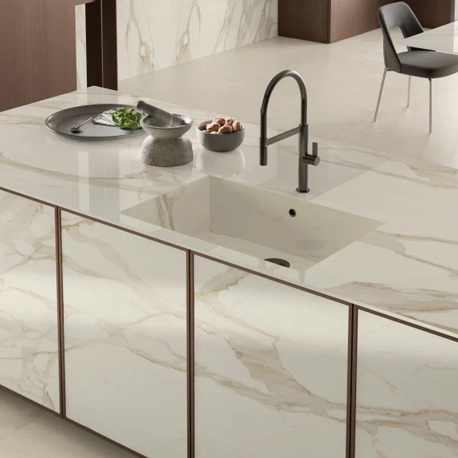 An Atlas Plan porcelain worktop with an integrated sink in the same material